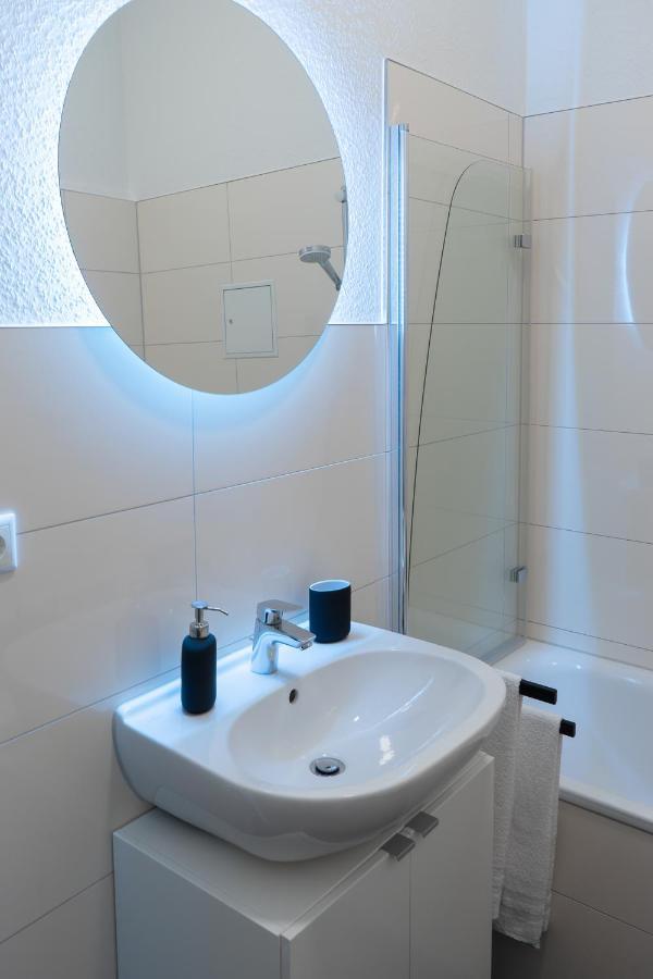 Suite Fuer 4 Mit Terrasse Im Herzen Der Innenstadt Шверин Экстерьер фото
